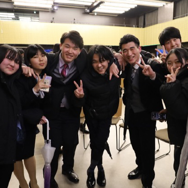 在学生がつくる「夜の入学式」